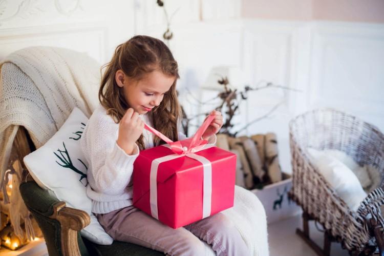 Quoi offrir à une fille pour 5 ans : les meilleures idées cadeaux