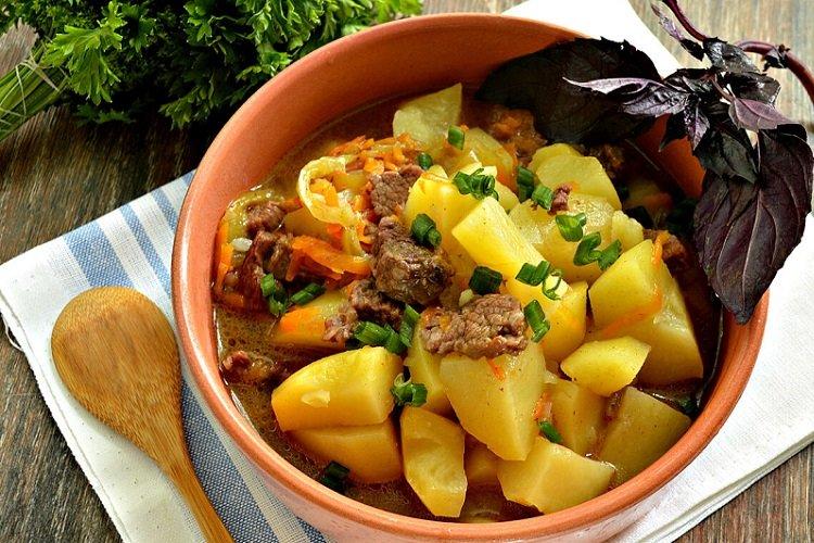 20 excellentes recettes de pommes de terre à l'étouffée