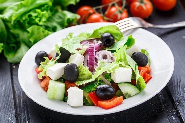 20 de rețete de salată grecească care îi vor iubi pe toți