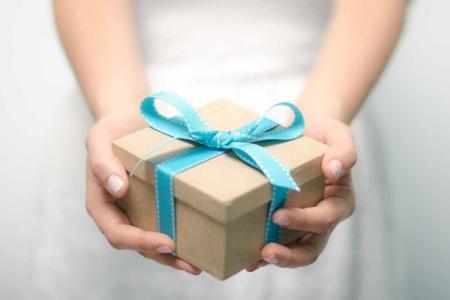 What to give a boyfriend for his birthday: 50+ best gift ideas