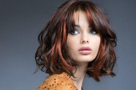 Coupes de cheveux avec frange 2021: idées de mode et tendances (photo)