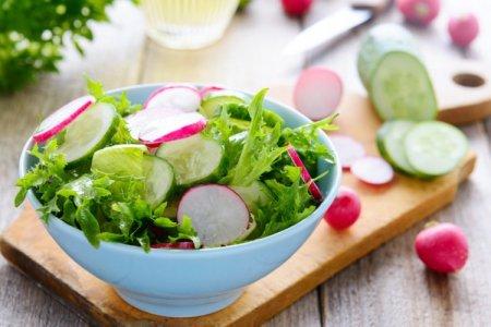 20 light and delicious radish salads