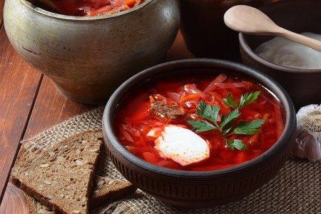 Csirke borscht: 15 egyszerű és kiadós recept