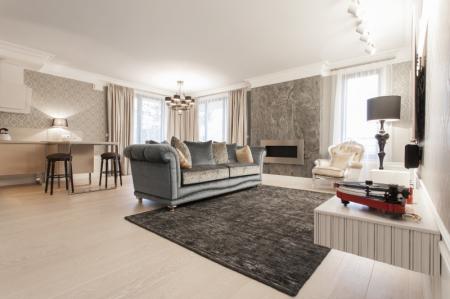 Intérieur d'un appartement de 132 m2 dans la résidence Kajetanka