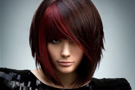 Trendy women's haircuts 2021 for medium hair with bangs