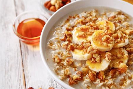 Oatmeal with milk: 8 easy recipes (step by step)