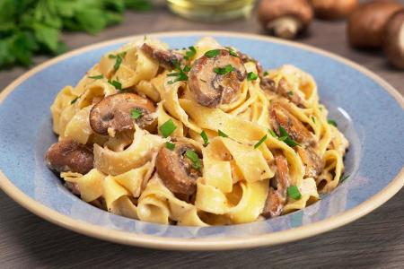 Mushroom pasta: 12 delicious recipes (step by step)