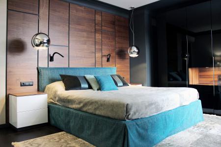 Bedroom project Black, wood and turquoise