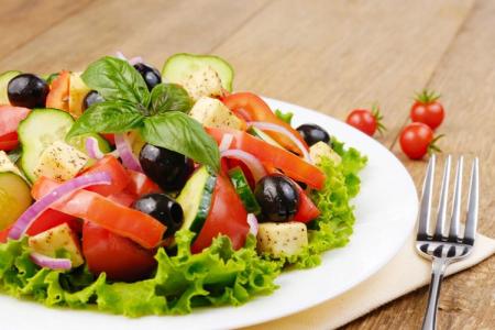 Salades sans mayonnaise: 20 des recettes les plus délicieuses
